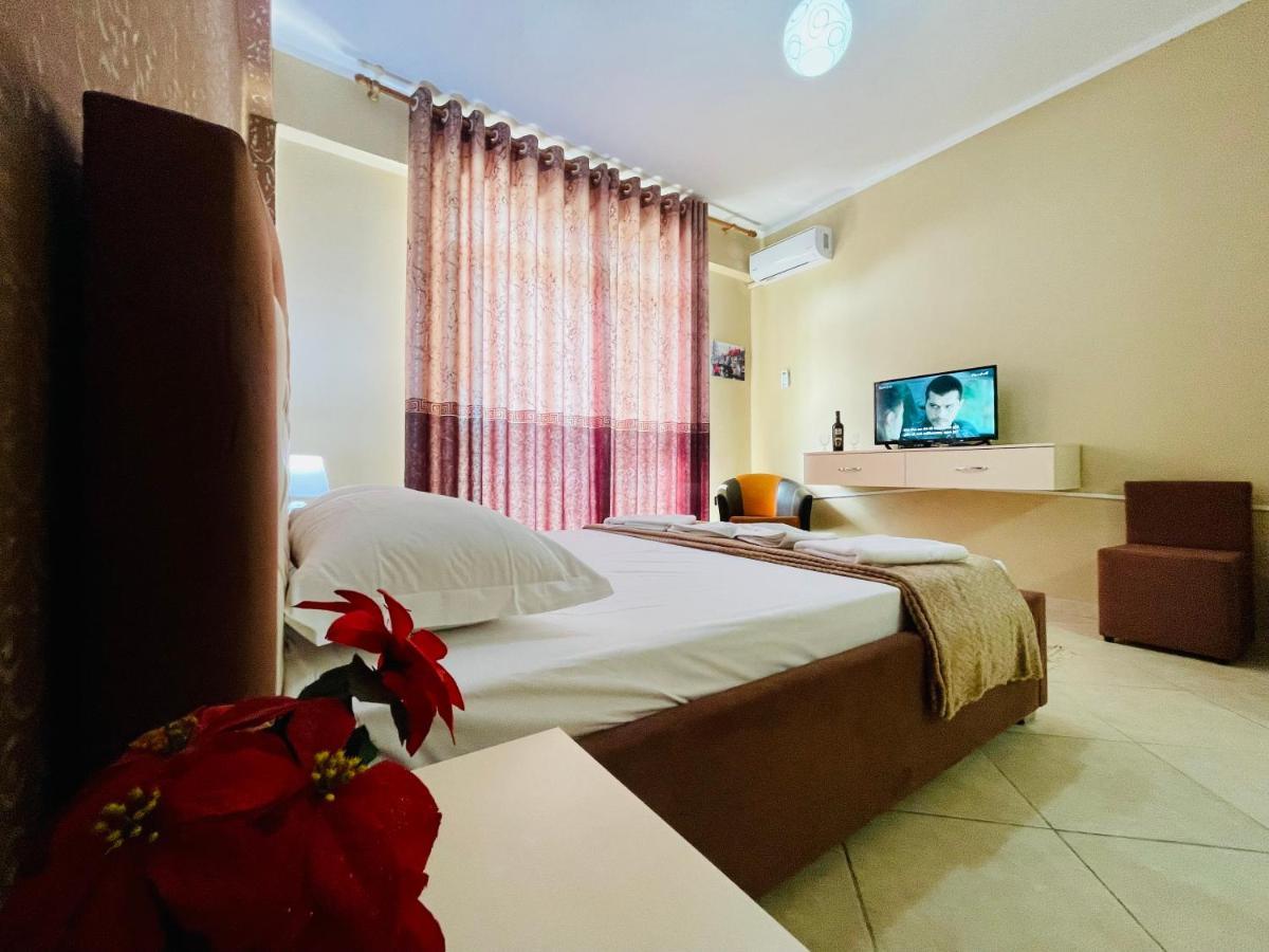 Vila3 Hotel Vlorë Екстериор снимка