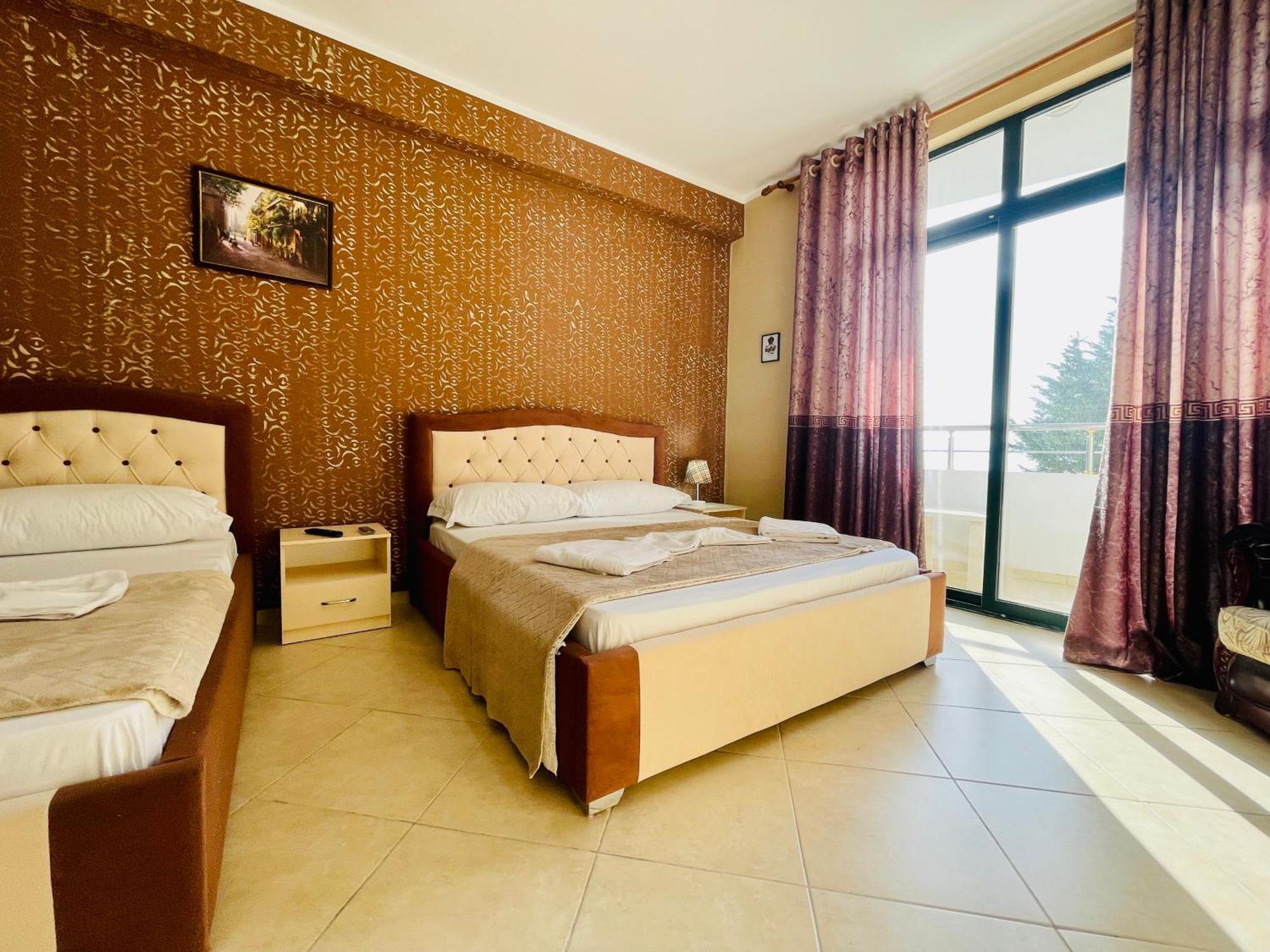 Vila3 Hotel Vlorë Екстериор снимка
