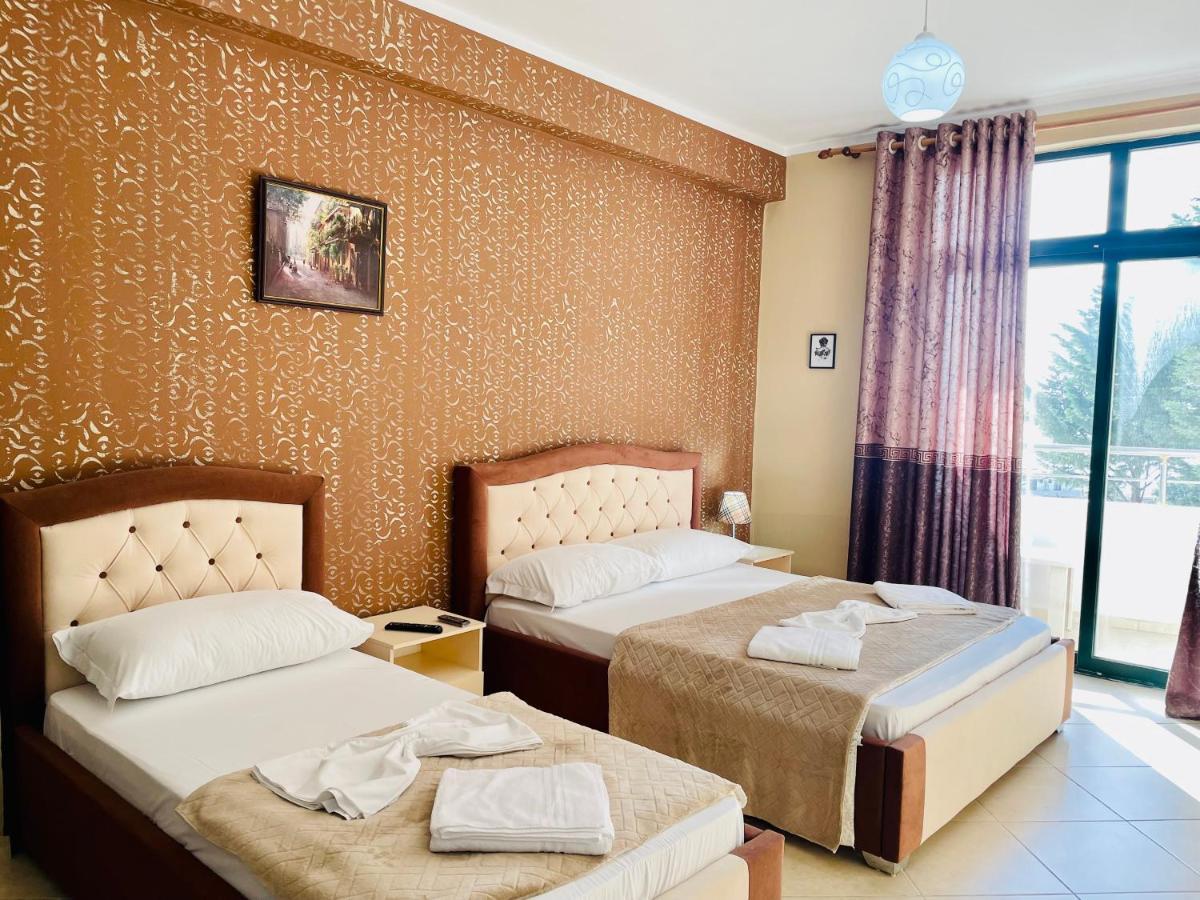 Vila3 Hotel Vlorë Екстериор снимка