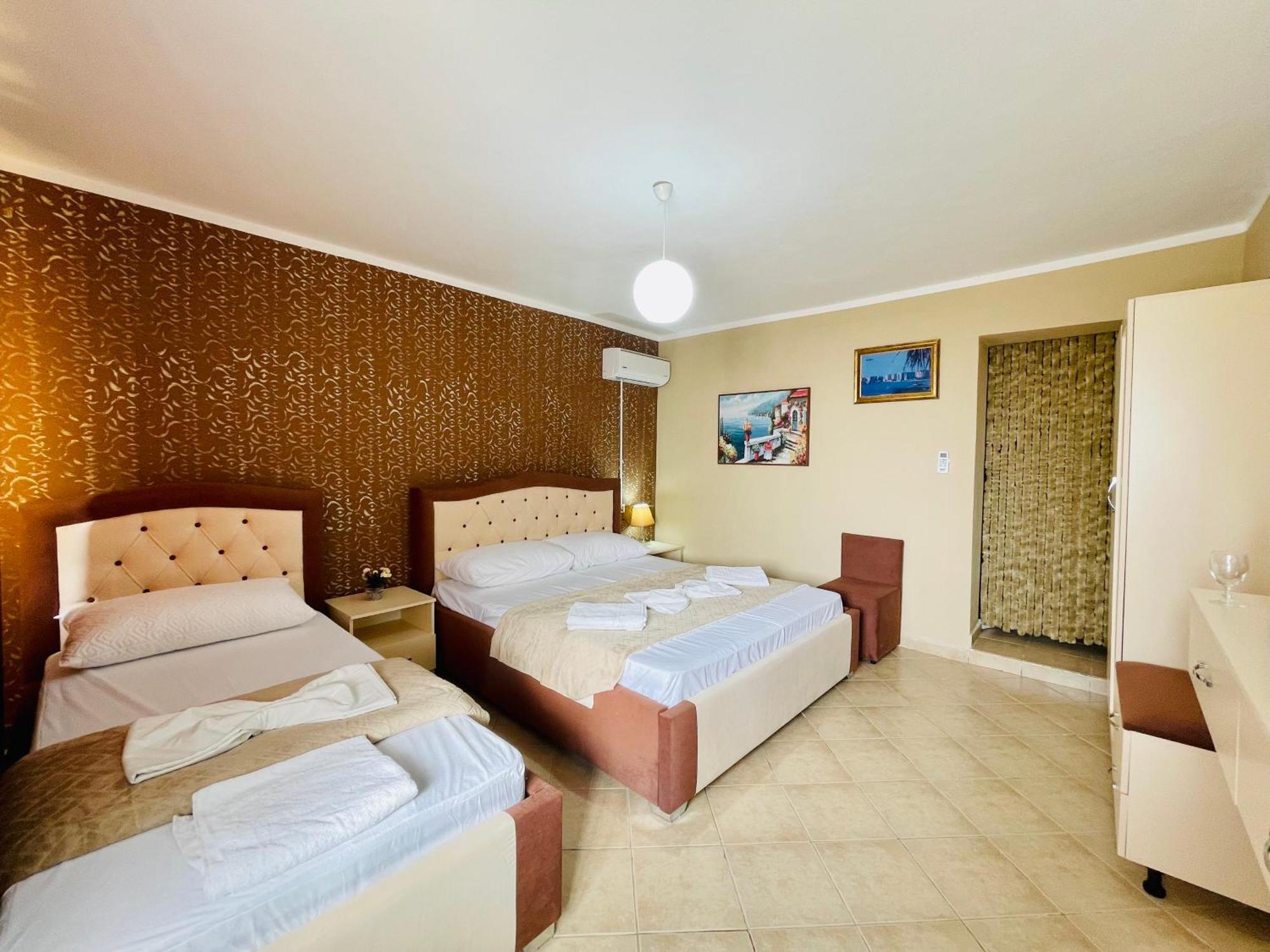 Vila3 Hotel Vlorë Стая снимка